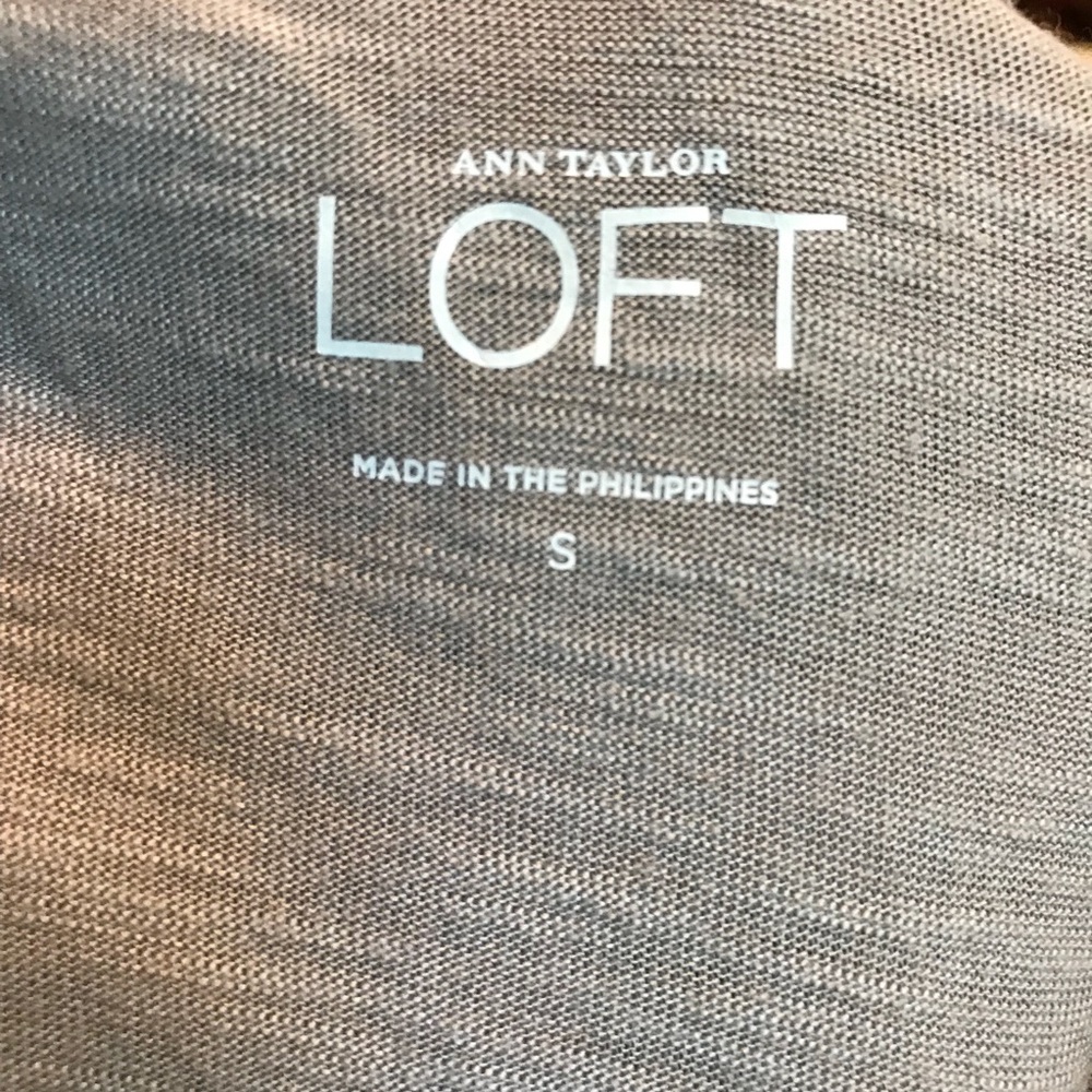 NWT Ann Taylor LOFT Cap Sleeve Ruffle Top Small - Picture 8 of 8